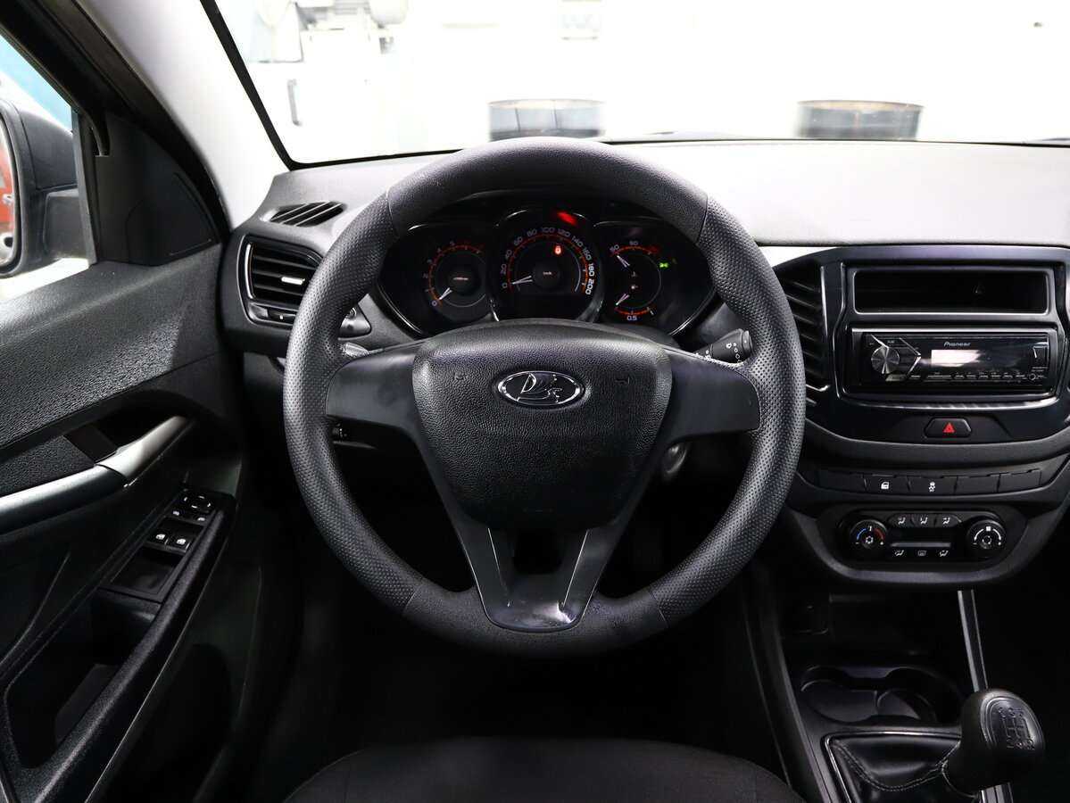 Lada (ВАЗ) Vesta с пробегом — 2018 год. Фото: #10