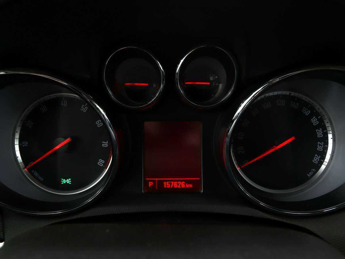 Opel Mokka с пробегом — 2013 год. Фото: #11