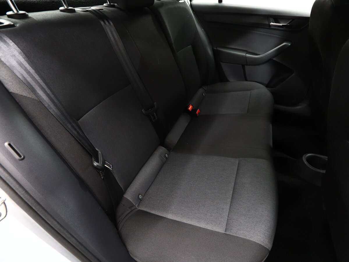 Skoda Rapid с пробегом — 2018 год. Фото: #15