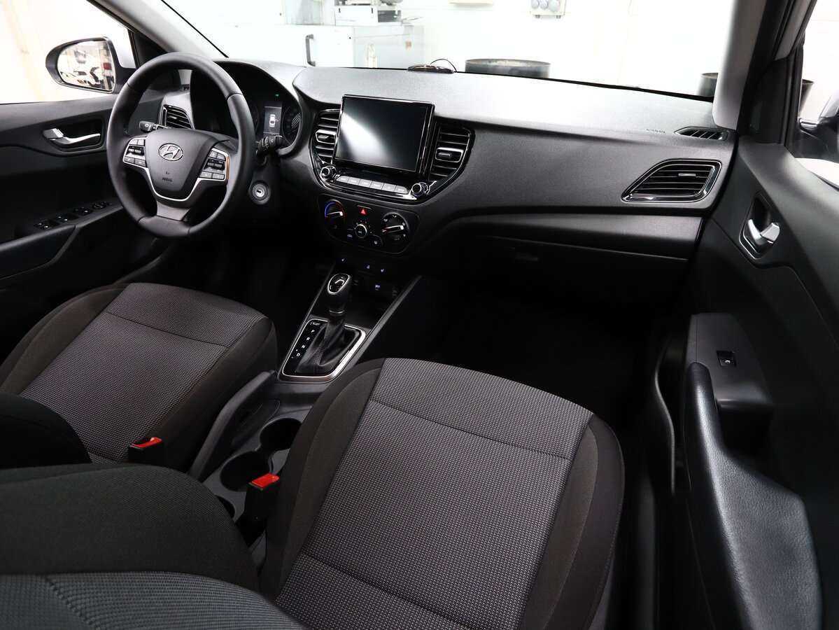 Hyundai Solaris с пробегом — 2021 год. Фото: #9