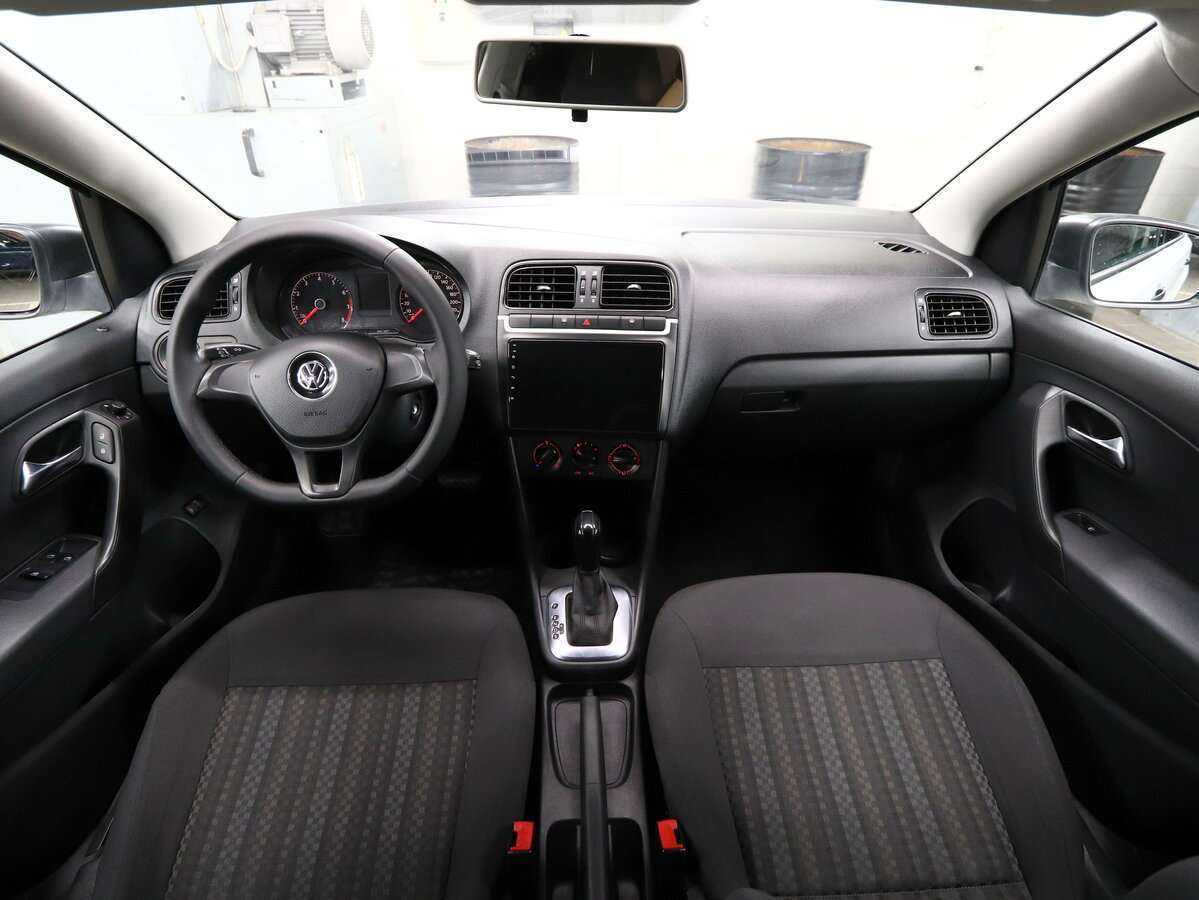 Volkswagen Polo с пробегом — 2017 год. Фото: #9