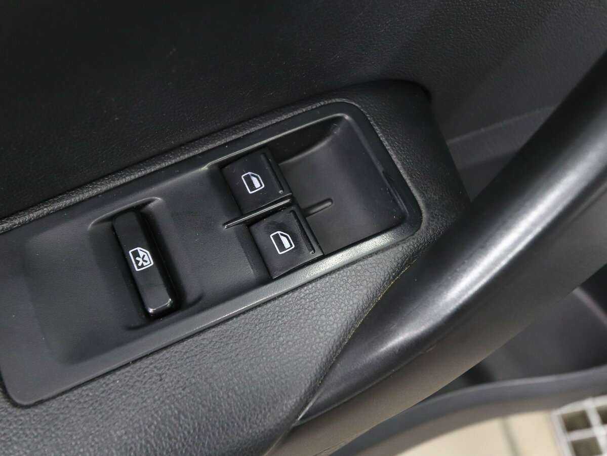 Volkswagen Polo с пробегом — 2017 год. Фото: #17