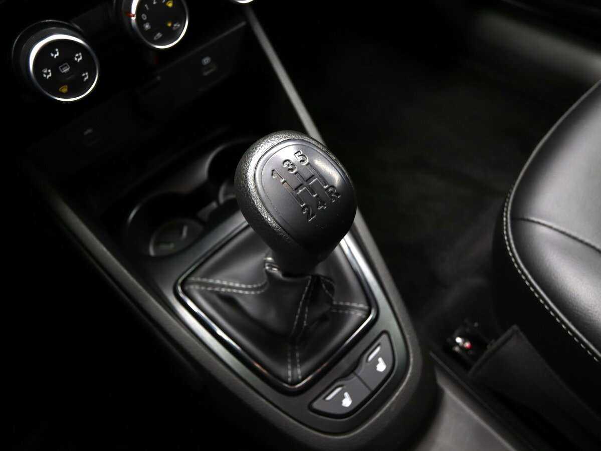 Lada (ВАЗ) Vesta с пробегом — 2023 год. Фото: #17