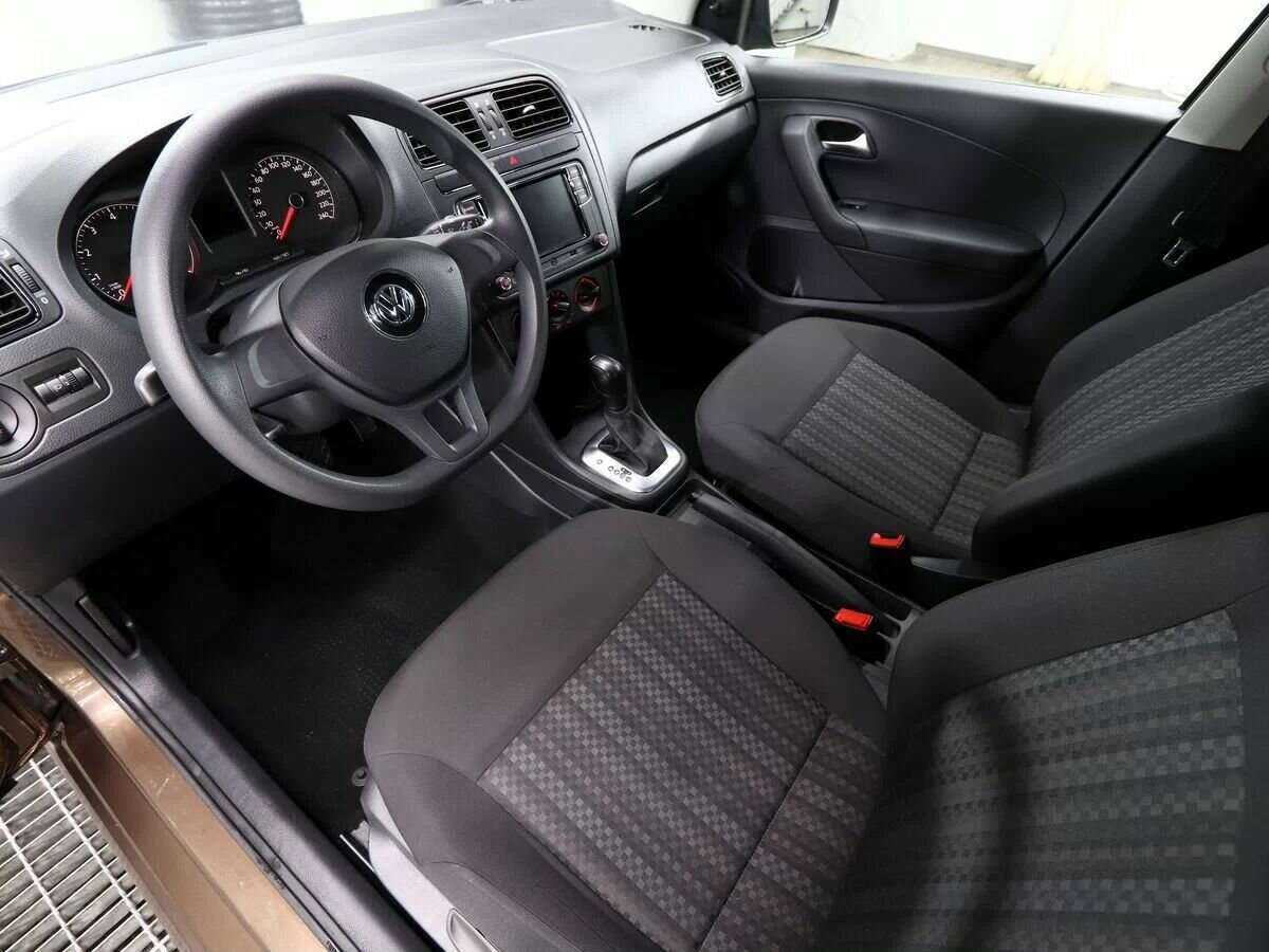 Volkswagen Polo с пробегом — 2018 год. Фото: #6