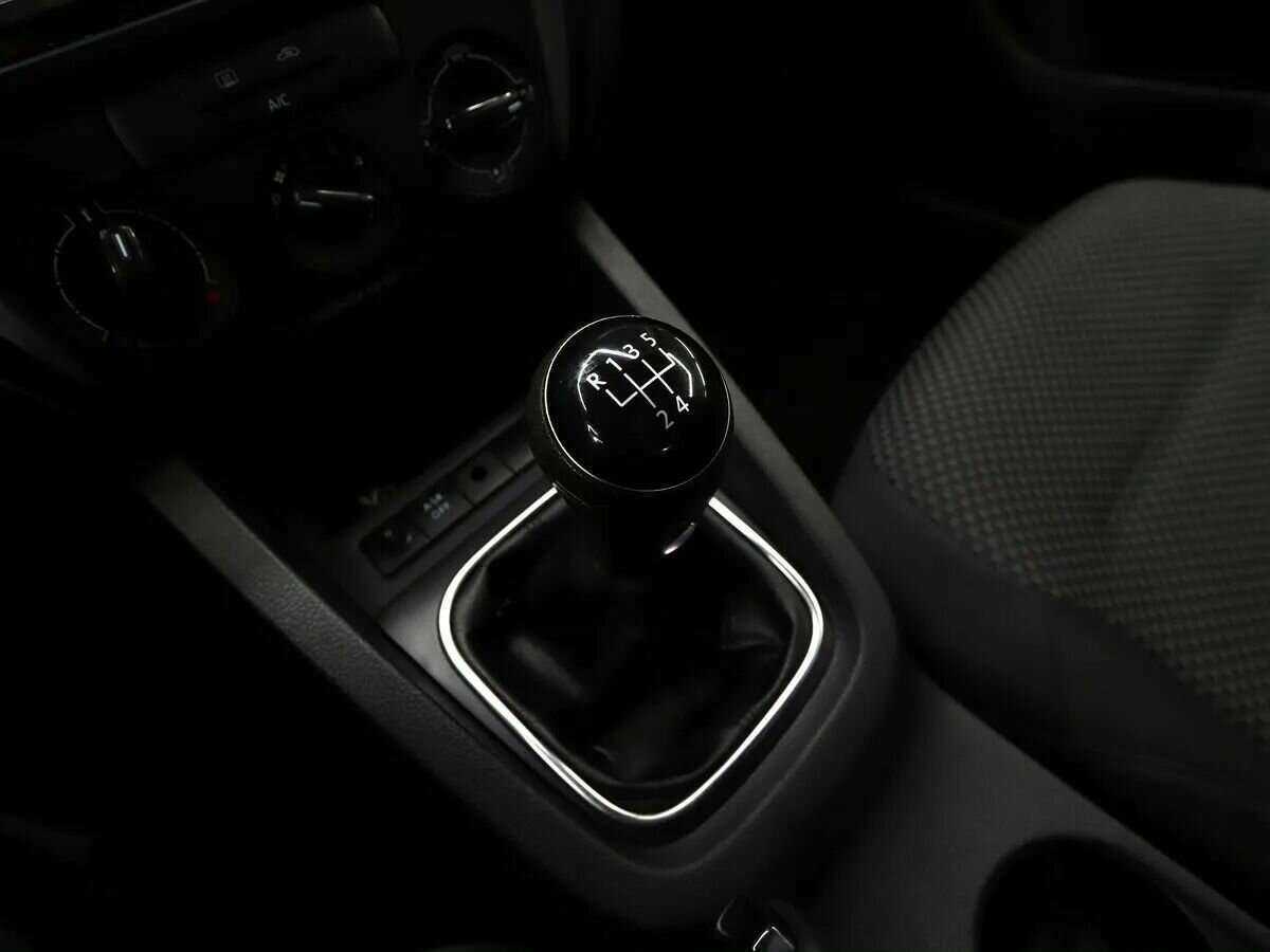 Volkswagen Jetta с пробегом — 2013 год. Фото: #13