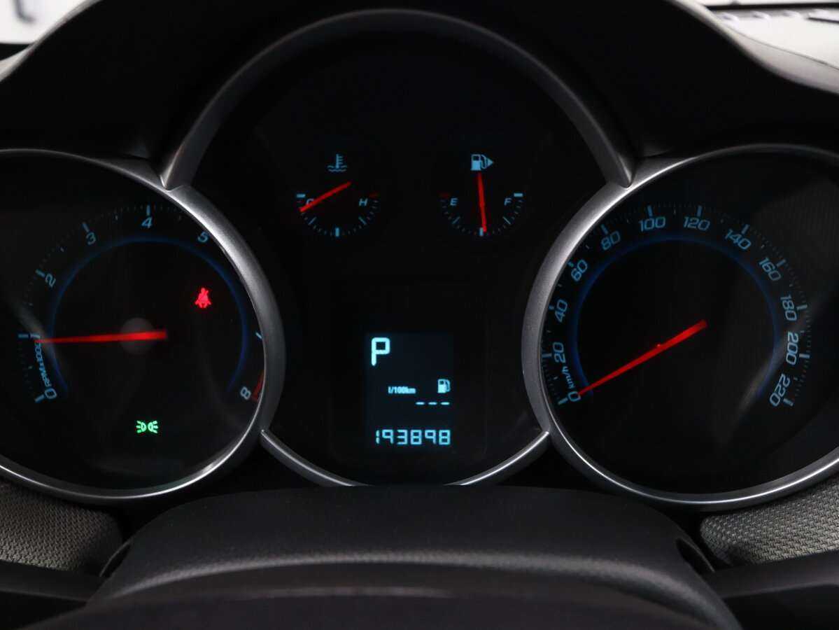 Chevrolet Cruze с пробегом — 2012 год. Фото: #16