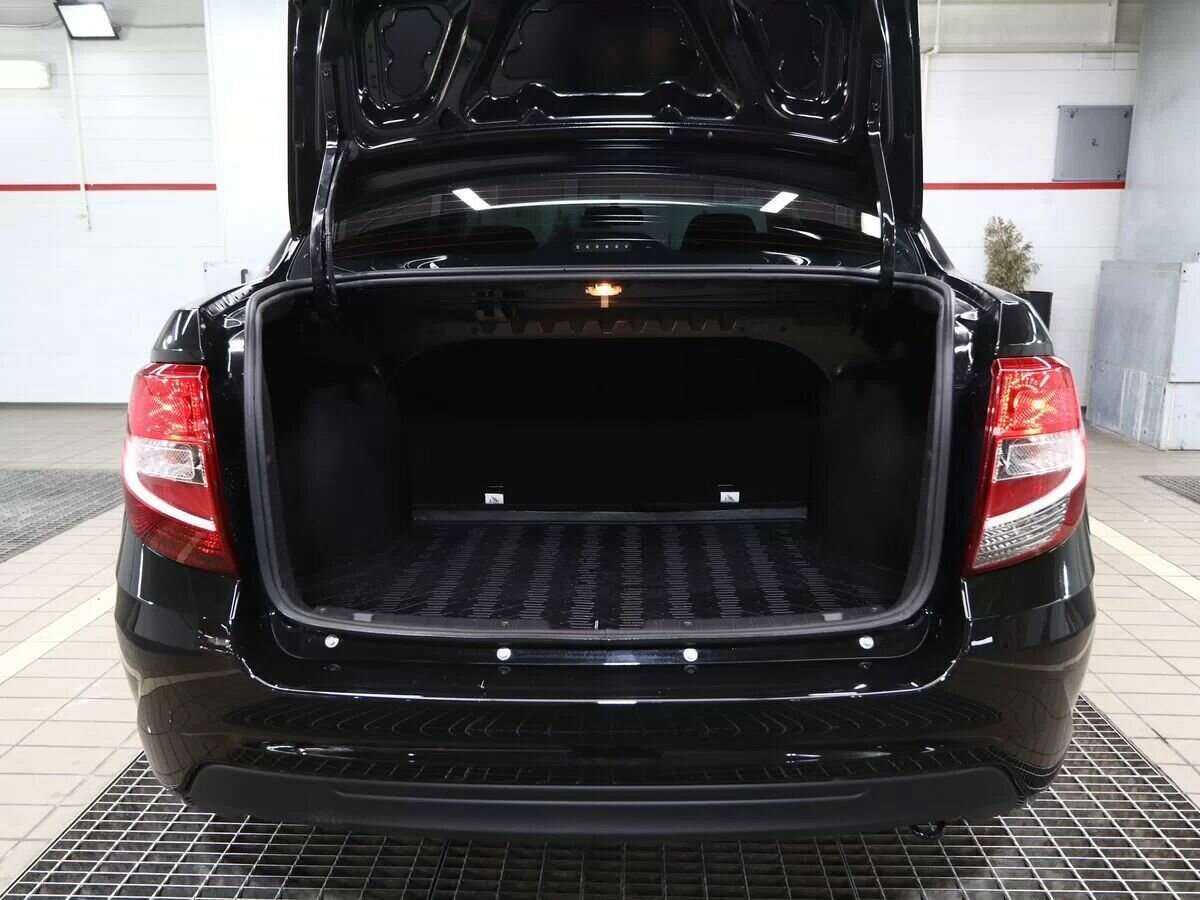 Lada (ВАЗ) Granta с пробегом — 2023 год. Фото: #3