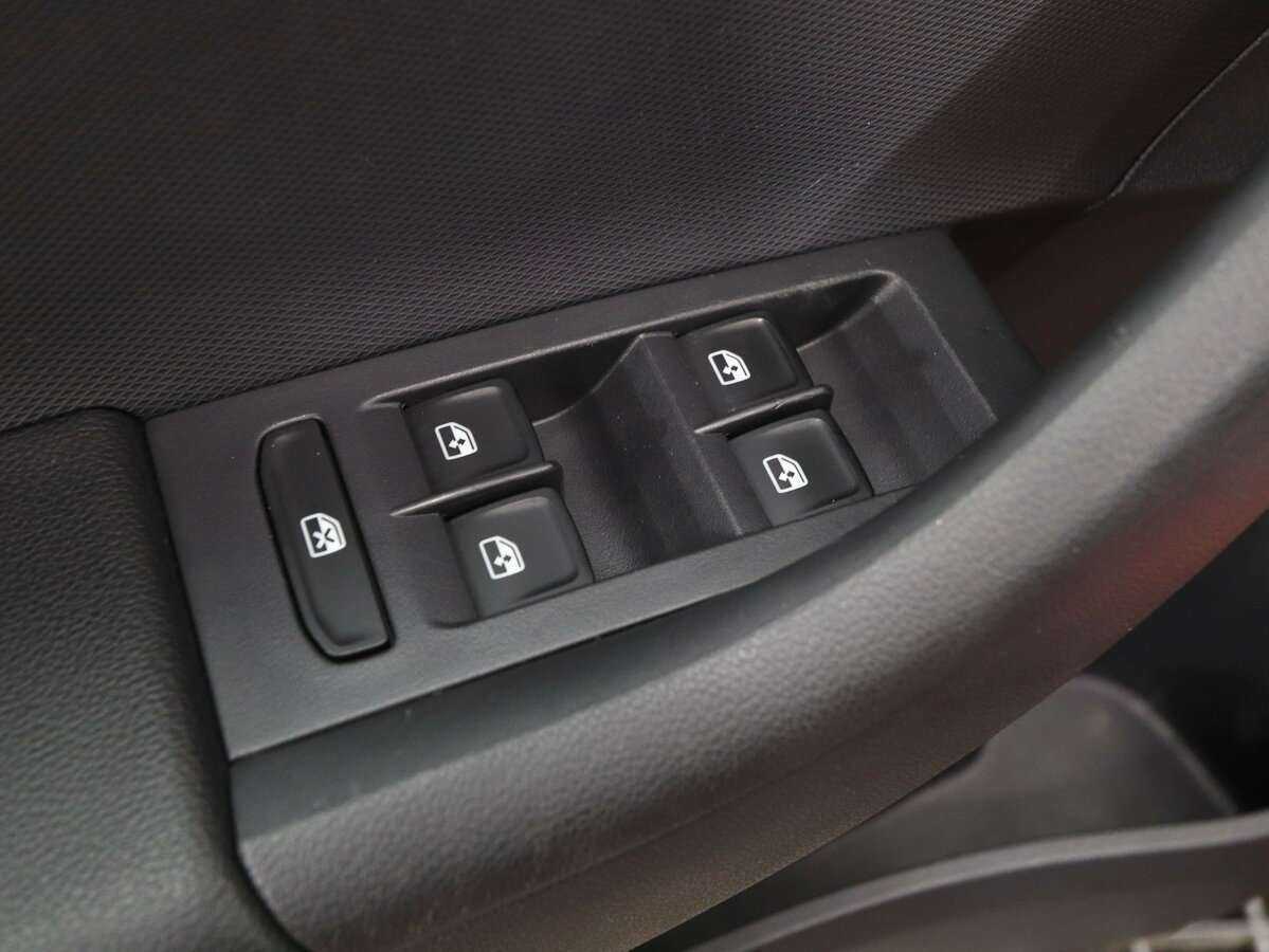 Skoda Rapid с пробегом — 2018 год. Фото: #8