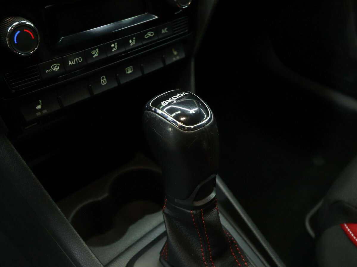 Skoda Rapid с пробегом — 2018 год. Фото: #10