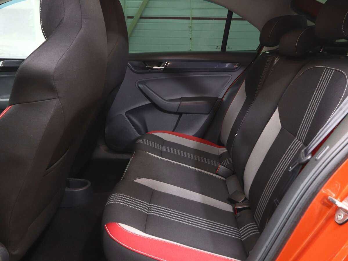 Skoda Rapid с пробегом — 2018 год. Фото: #12