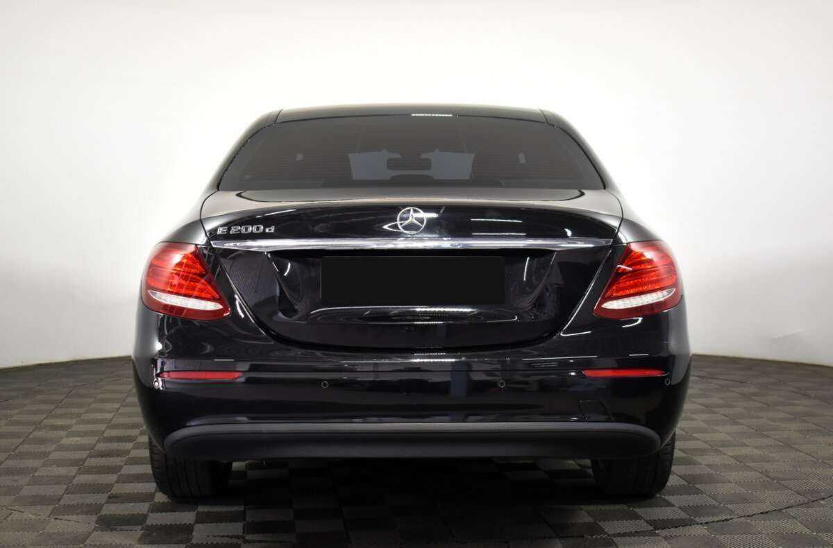 Mercedes-Benz E-Класс с пробегом — 2018 год. Фото: #4