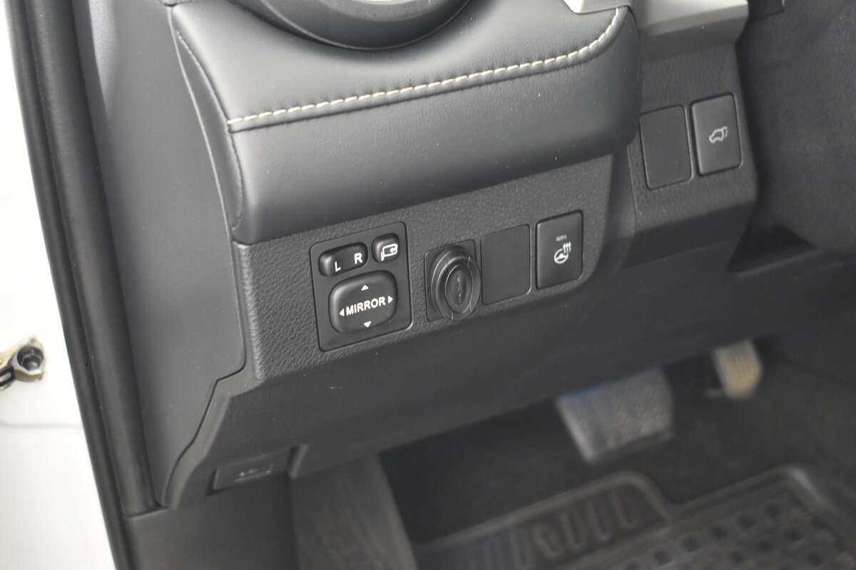 Toyota RAV4 с пробегом — 2019 год. Фото: #8