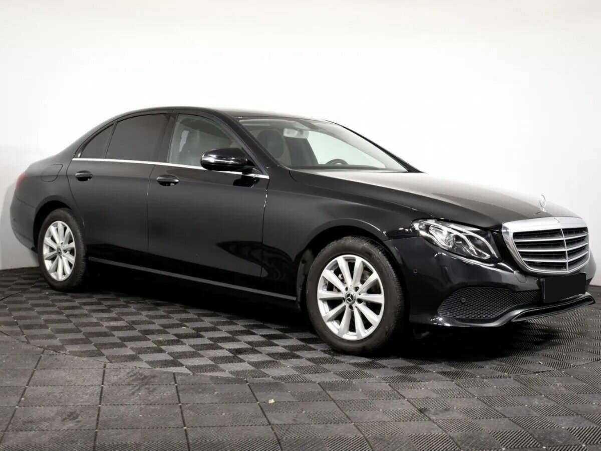 Mercedes-Benz E-Класс с пробегом — 2018 год. Фото: #2