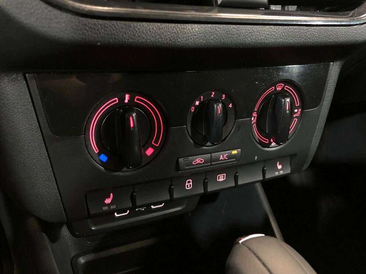 Volkswagen Polo с пробегом — 2020 год. Фото: #13