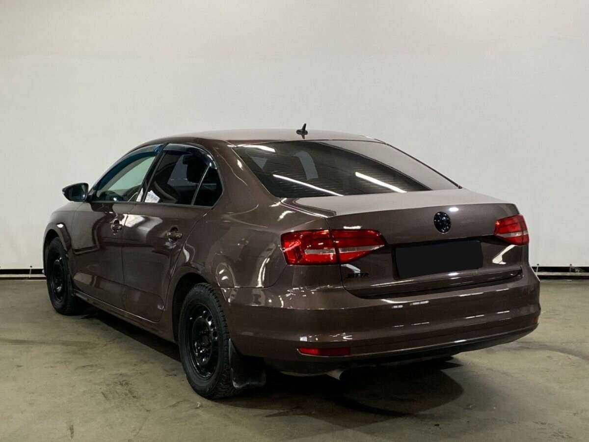 Volkswagen Jetta с пробегом — 2014 год. Фото: #6