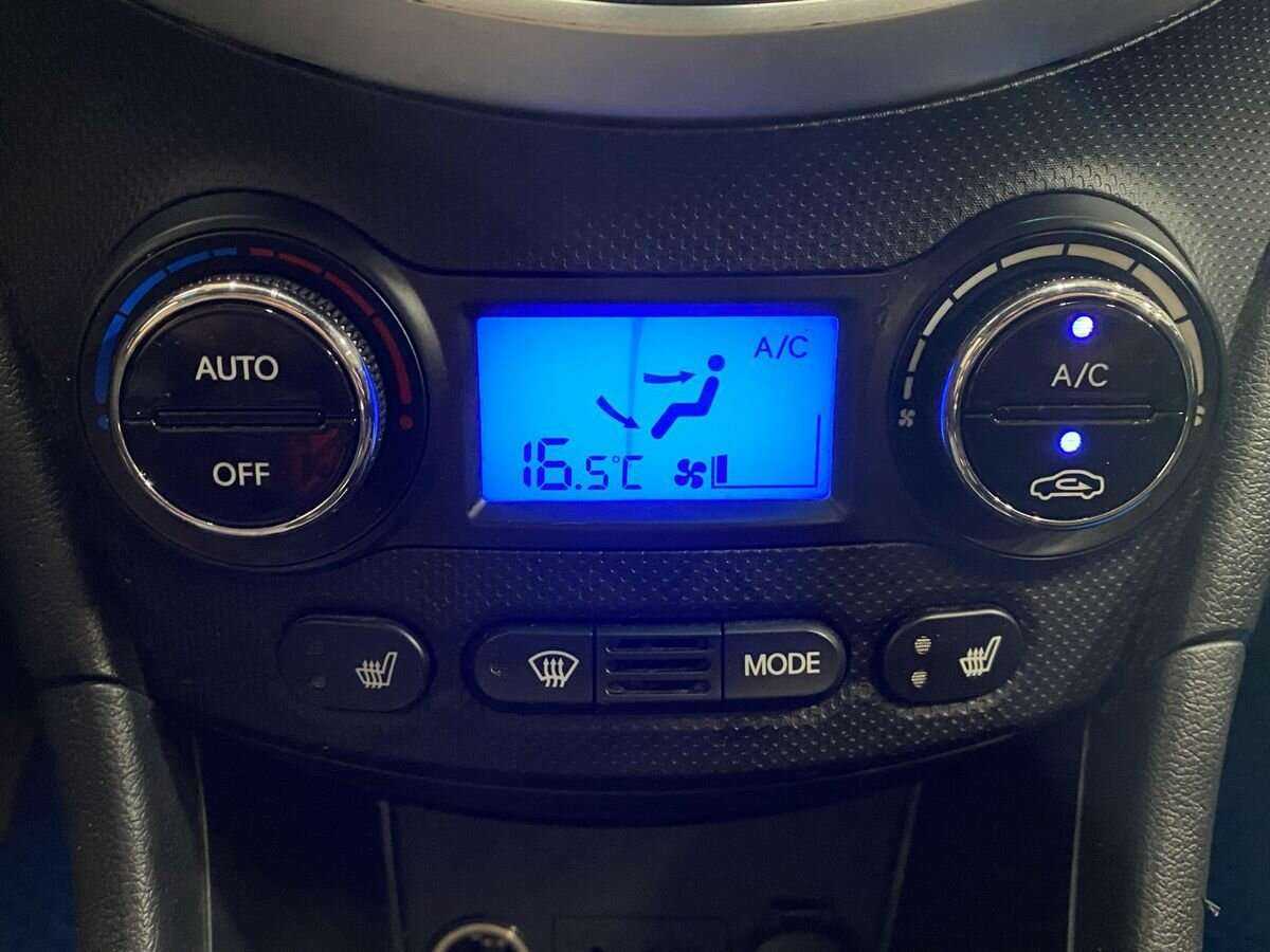 Hyundai Solaris с пробегом — 2012 год. Фото: #14