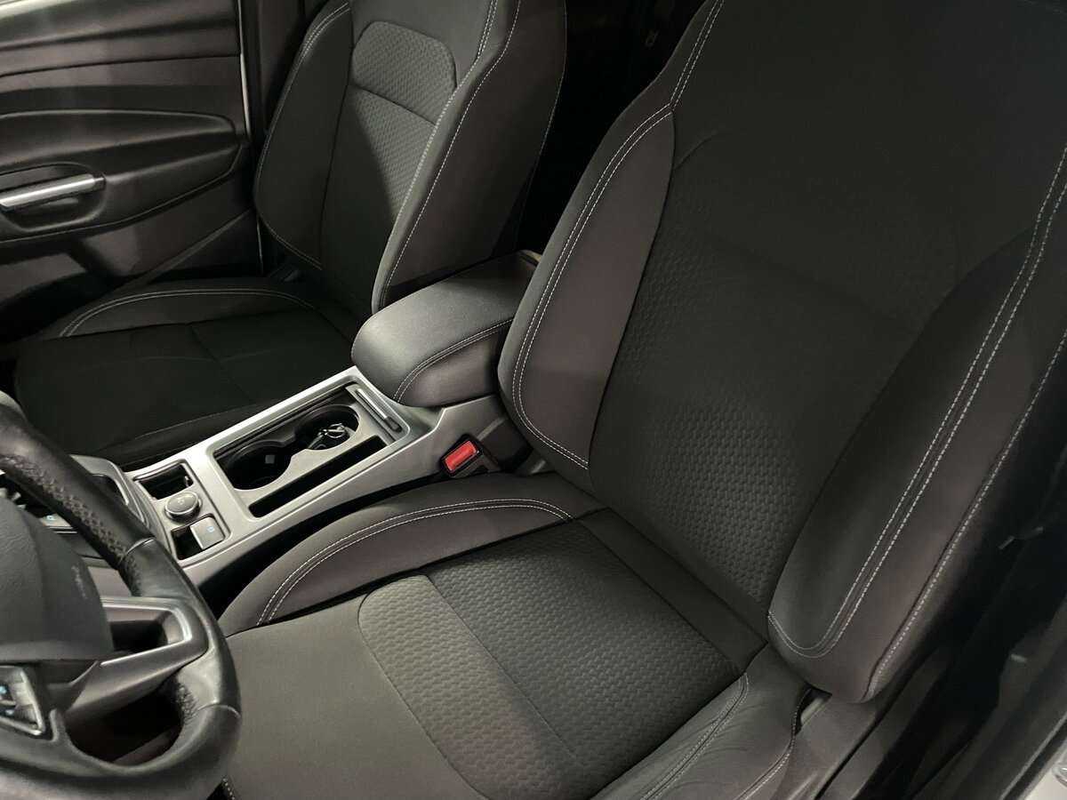 Ford Kuga с пробегом — 2017 год. Фото: #17