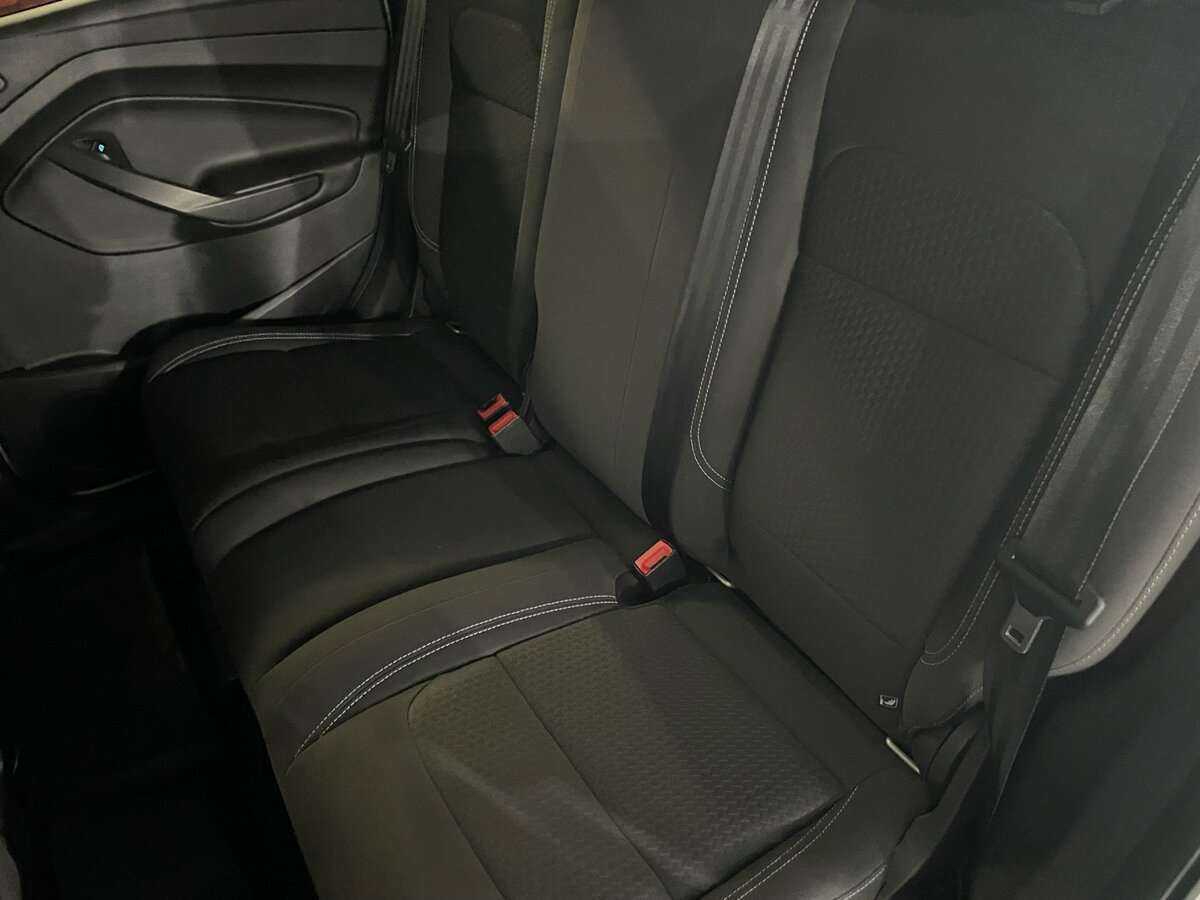 Ford Kuga с пробегом — 2017 год. Фото: #18