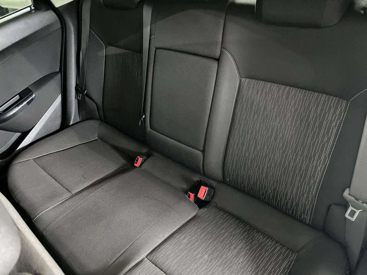 Opel Astra с пробегом — 2012 год. Фото: #16