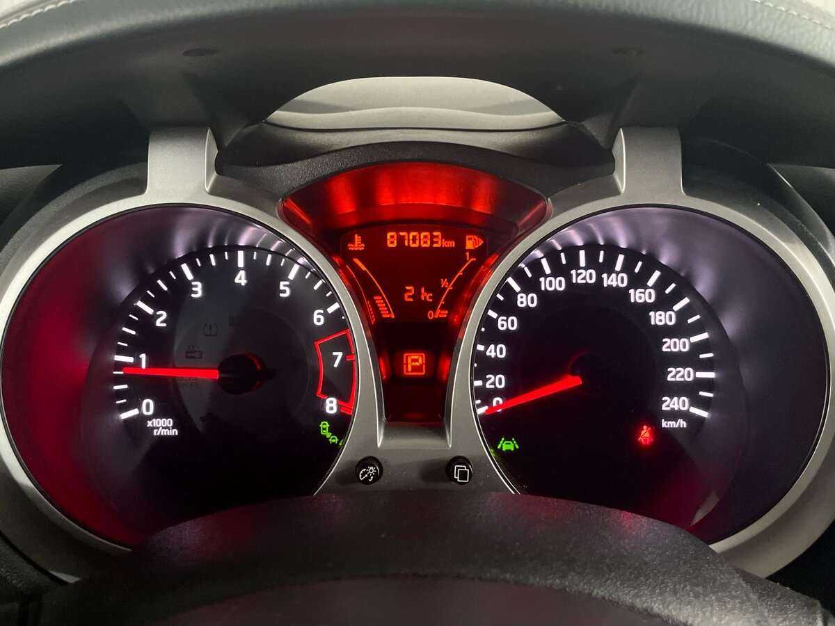 Nissan Juke с пробегом — 2015 год. Фото: #10