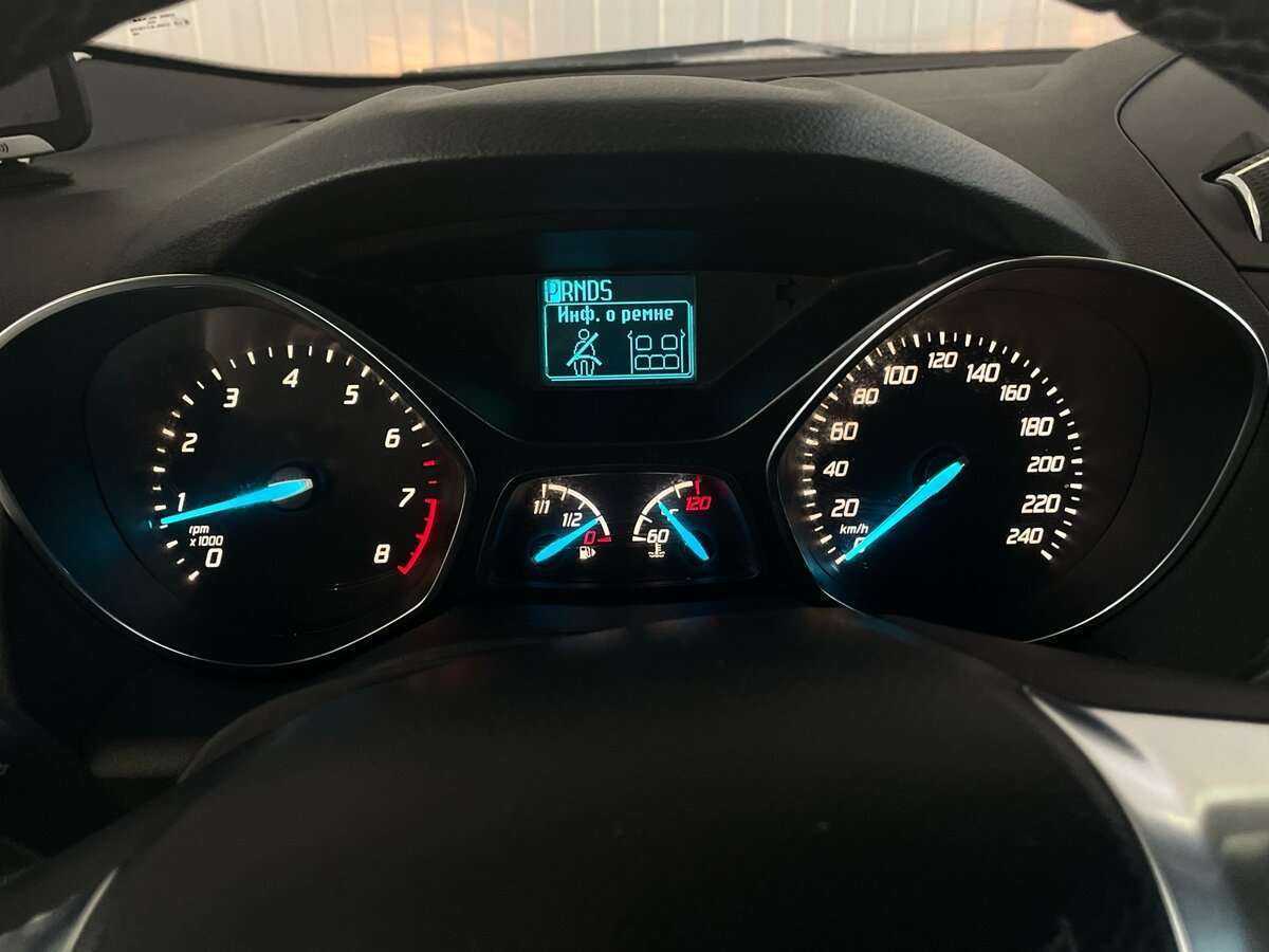 Ford Kuga с пробегом — 2015 год. Фото: #12