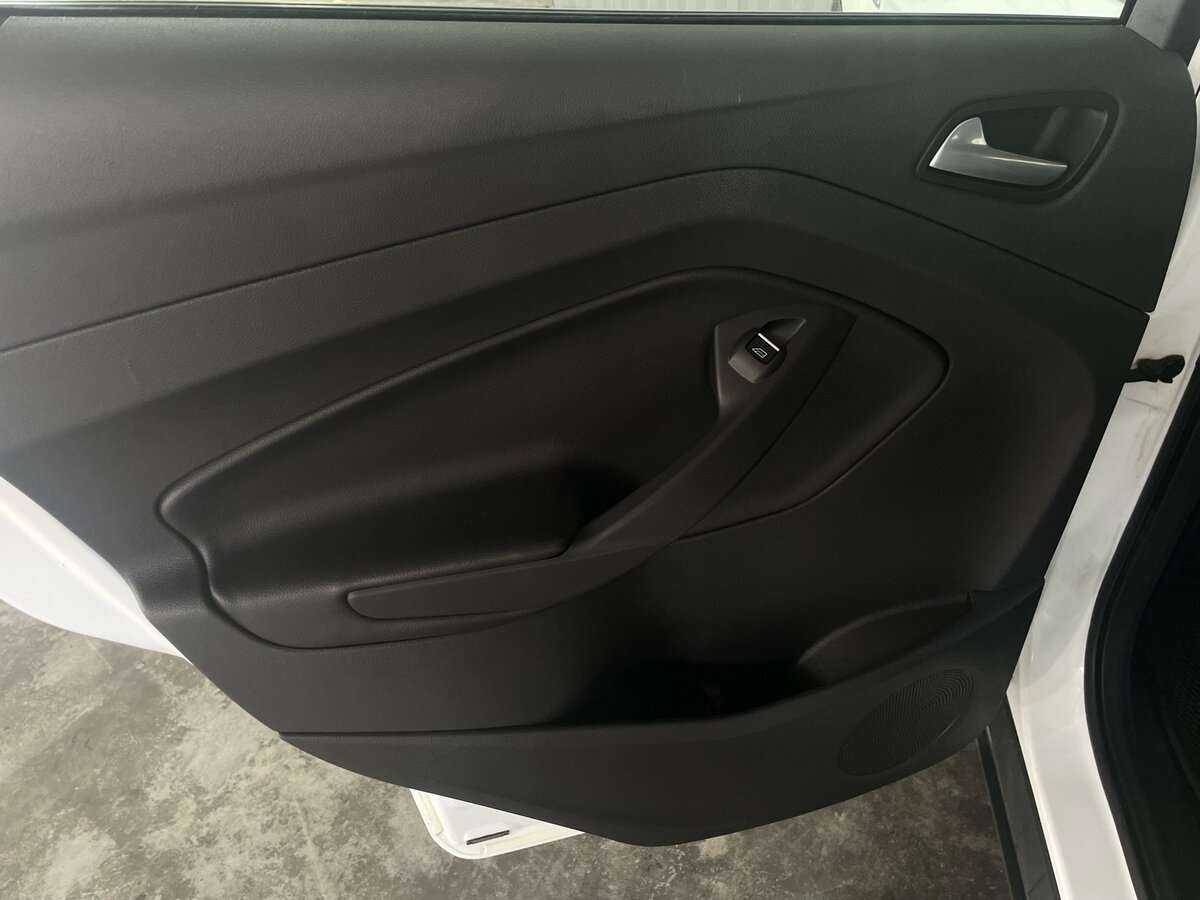 Ford Kuga с пробегом — 2015 год. Фото: #20