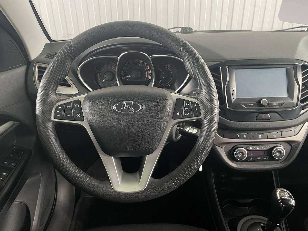 Lada (ВАЗ) Vesta с пробегом — 2018 год. Фото: #9