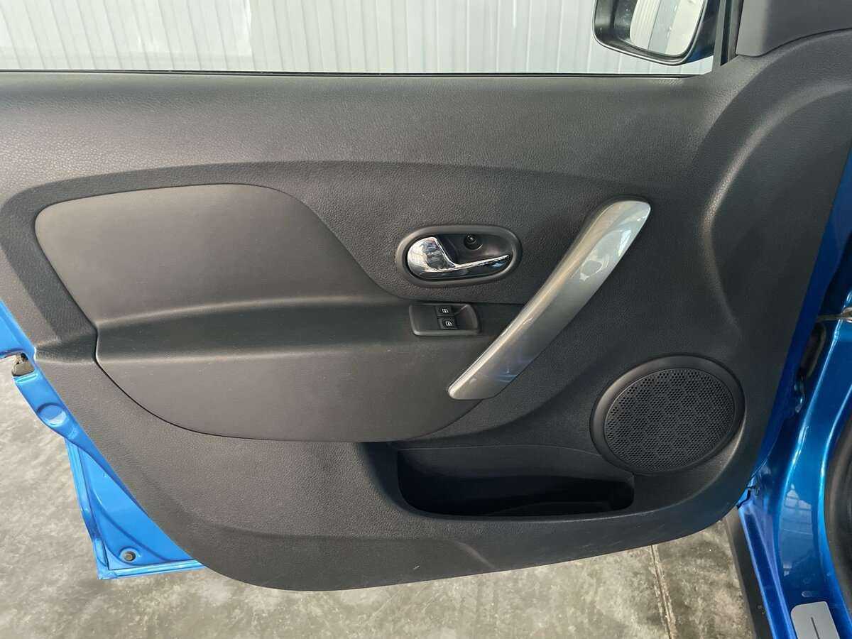 Renault Sandero с пробегом — 2018 год. Фото: #15