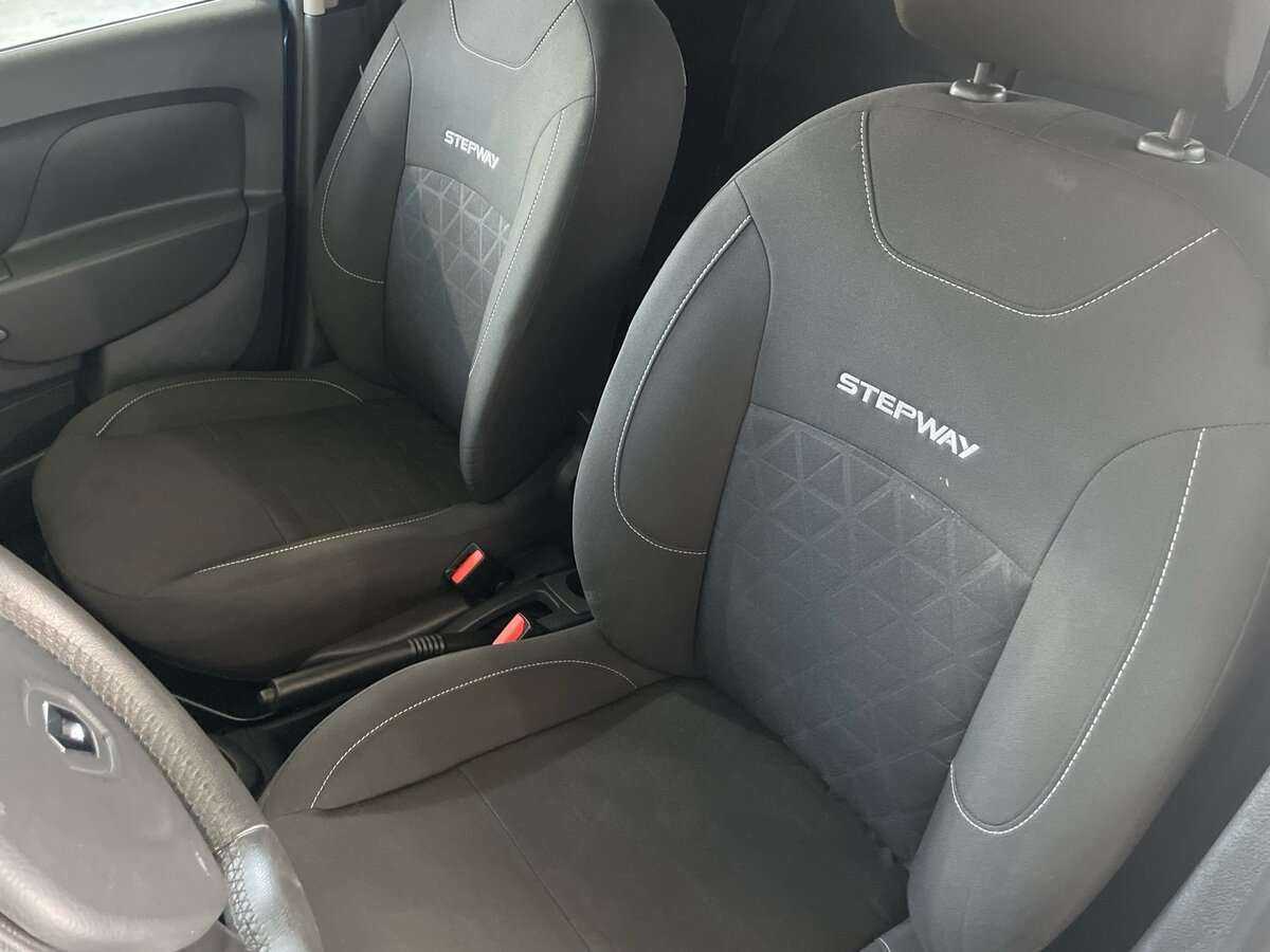 Renault Sandero с пробегом — 2018 год. Фото: #12