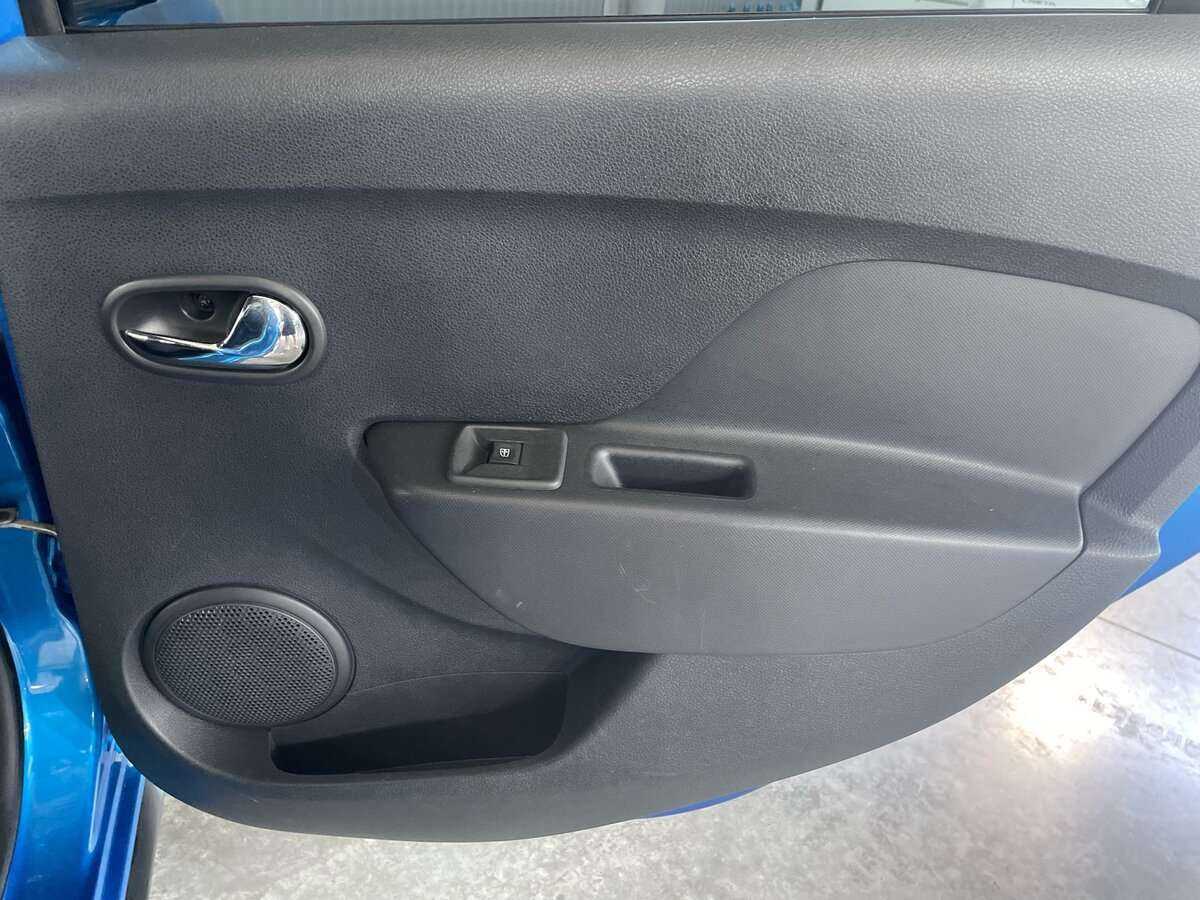 Renault Sandero с пробегом — 2018 год. Фото: #17