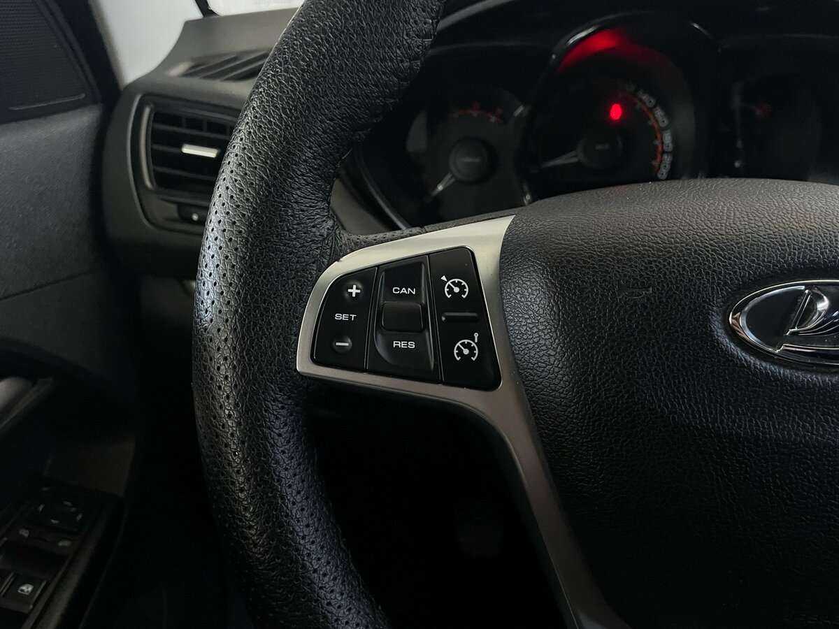 Lada (ВАЗ) Vesta с пробегом — 2018 год. Фото: #10