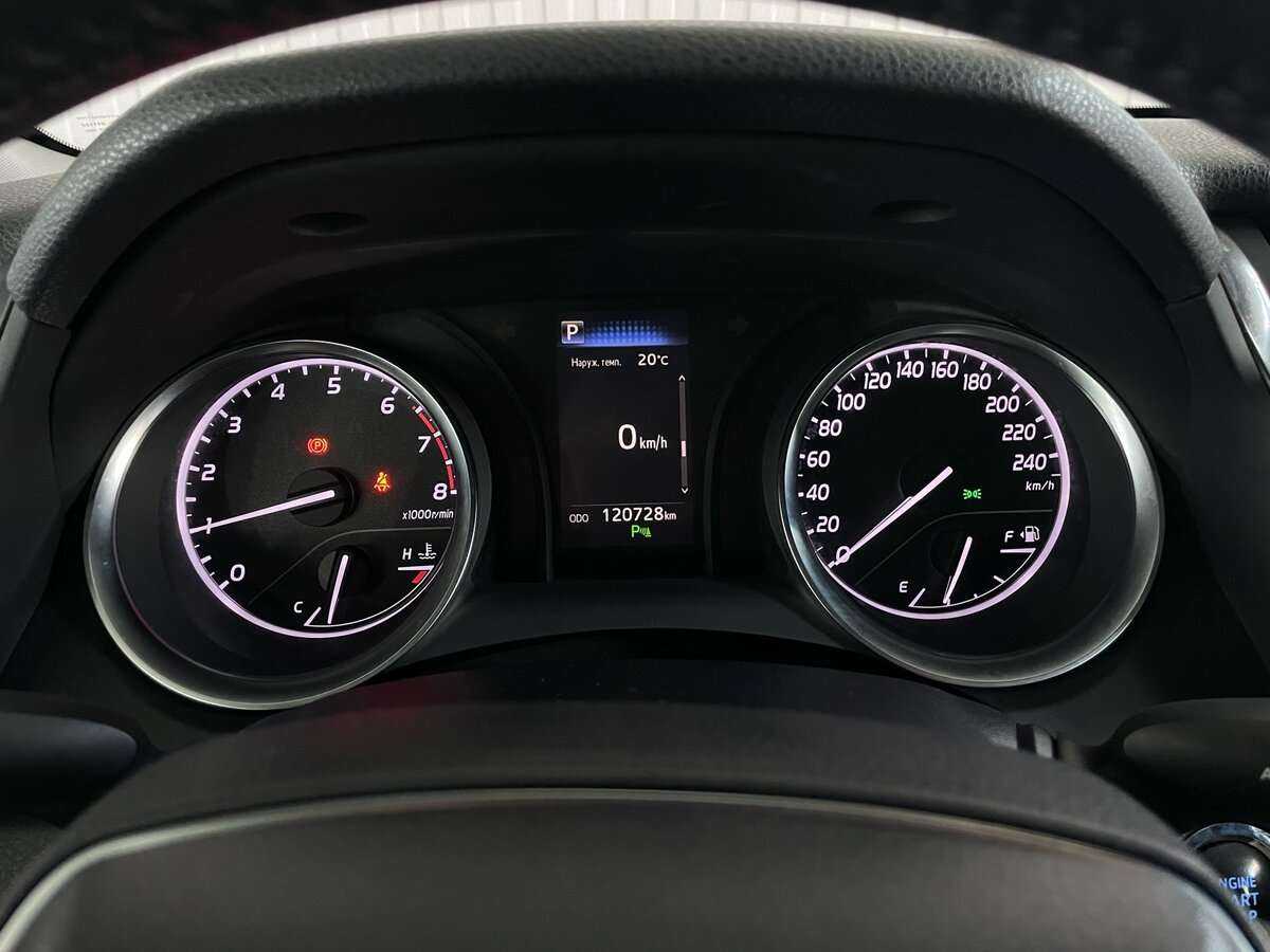 Toyota Camry с пробегом — 2018 год. Фото: #10