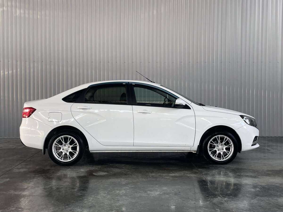 Lada (ВАЗ) Vesta с пробегом — 2017 год. Фото: #3