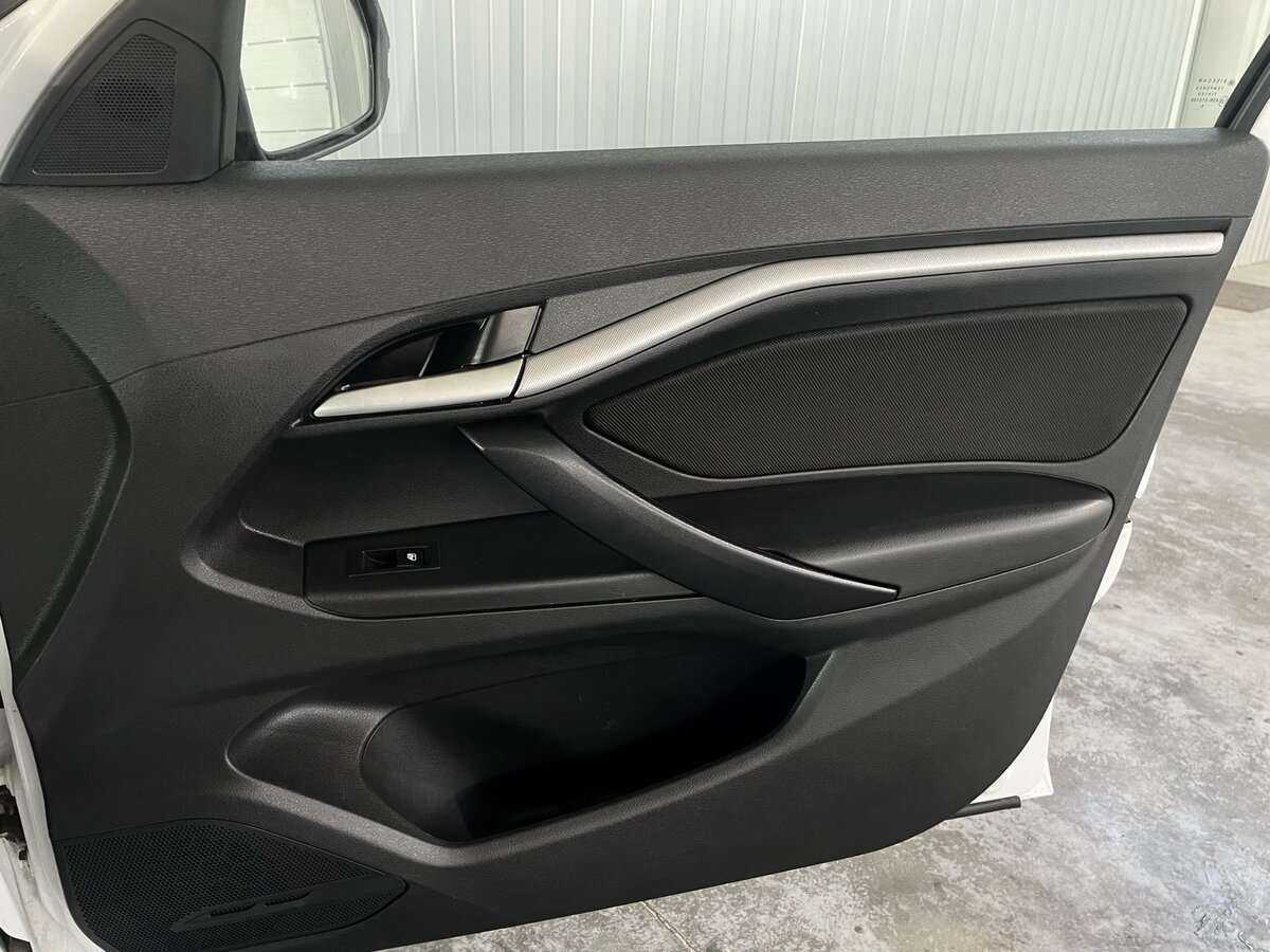 Lada (ВАЗ) Vesta с пробегом — 2017 год. Фото: #18