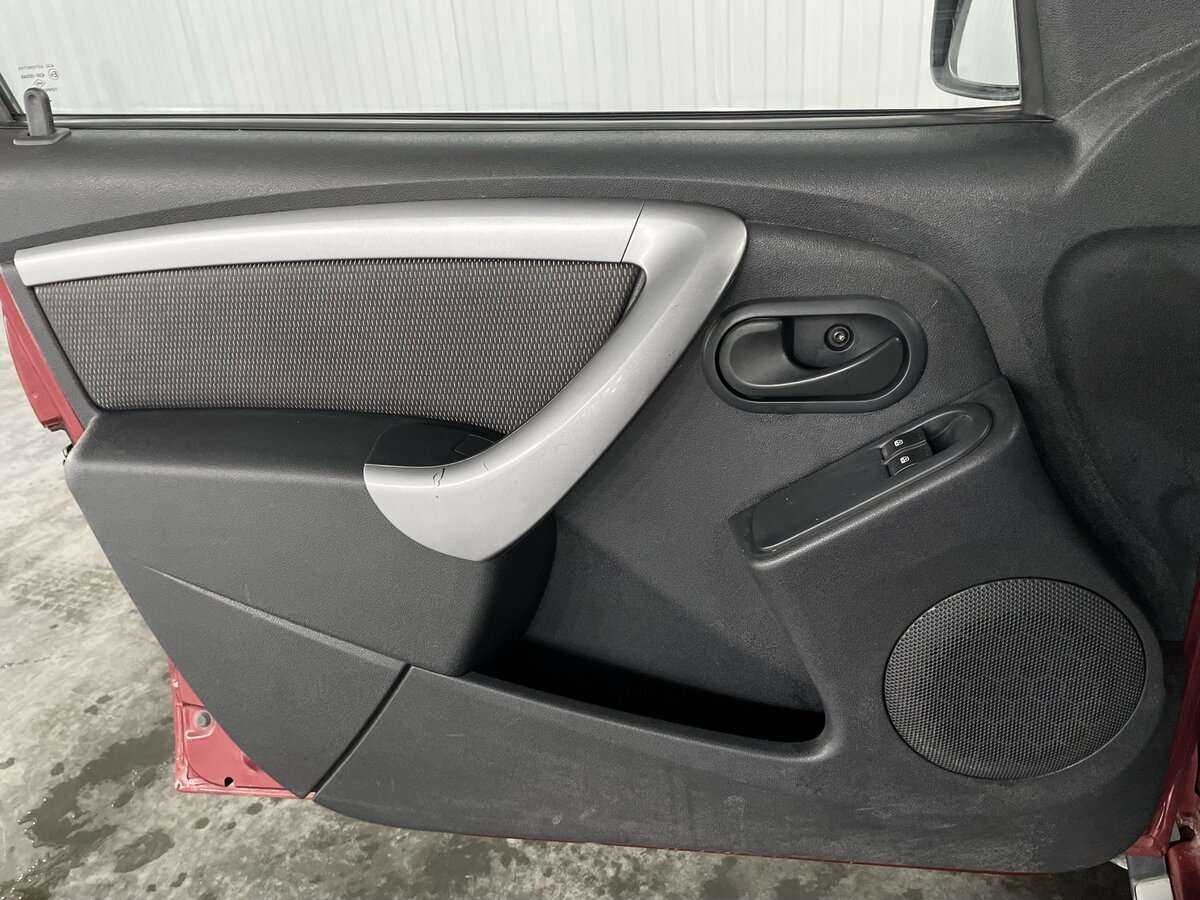 Renault Duster с пробегом — 2012 год. Фото: #16