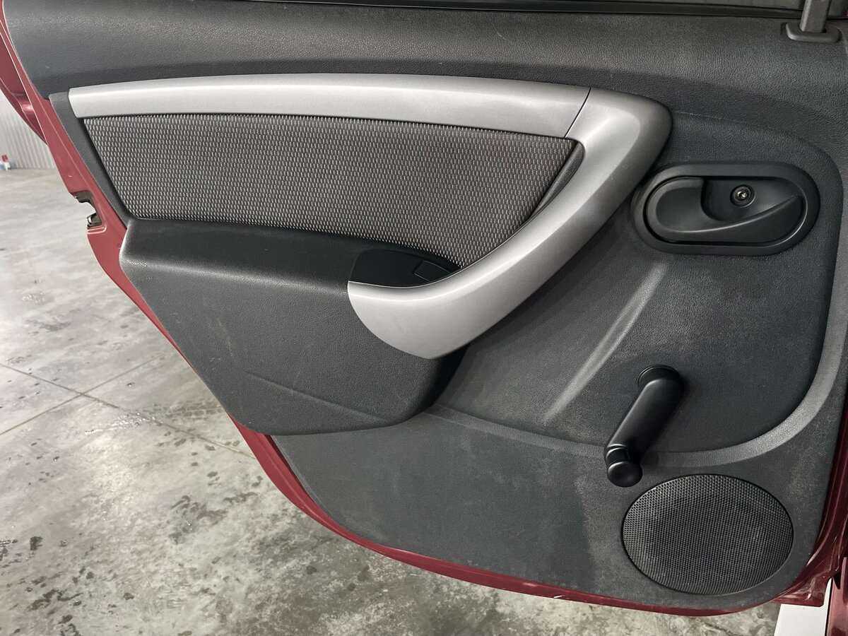 Renault Duster с пробегом — 2012 год. Фото: #17