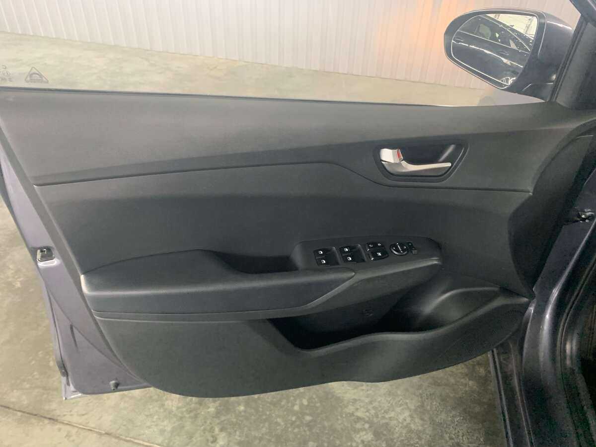 Hyundai Solaris с пробегом — 2021 год. Фото: #17