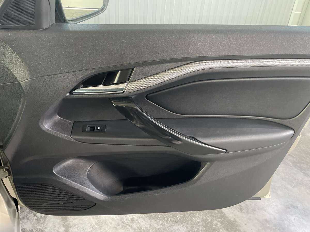 Lada (ВАЗ) Vesta с пробегом — 2017 год. Фото: #20