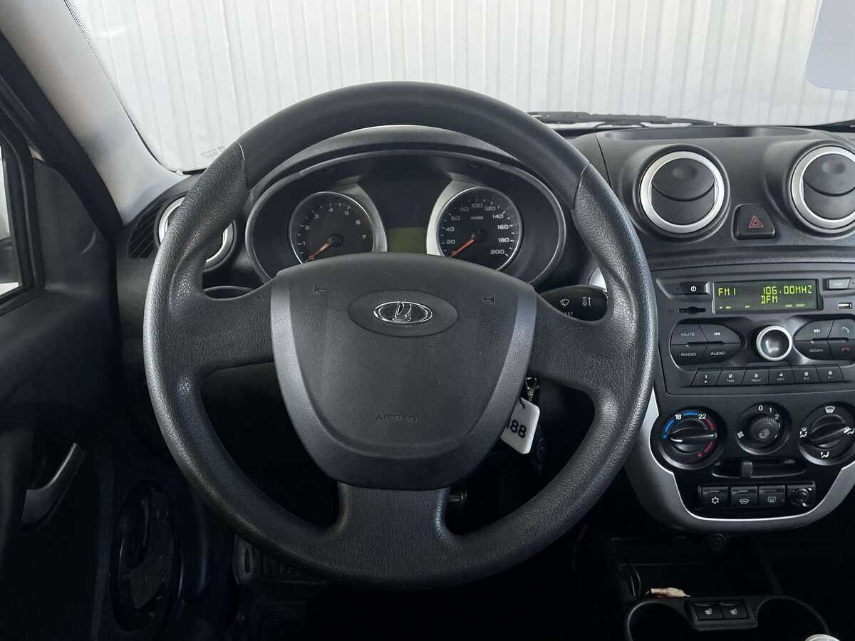 Lada (ВАЗ) Granta с пробегом — 2016 год. Фото: #9