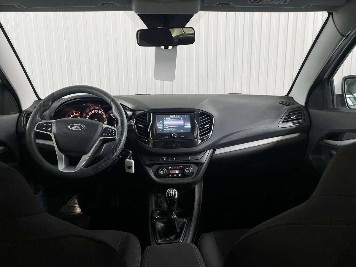 Lada (ВАЗ) Vesta с пробегом — 2019 год. Фото: #8