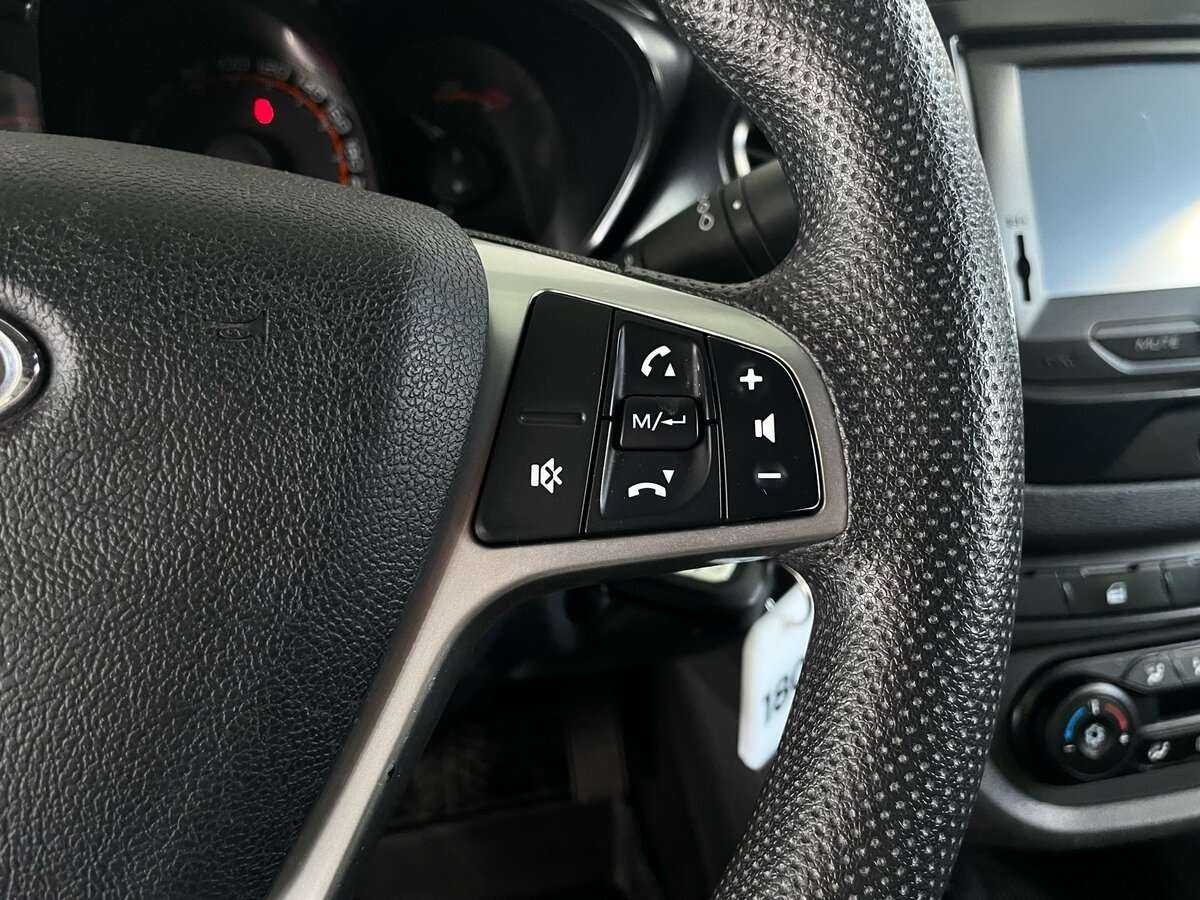 Lada (ВАЗ) Vesta с пробегом — 2019 год. Фото: #11