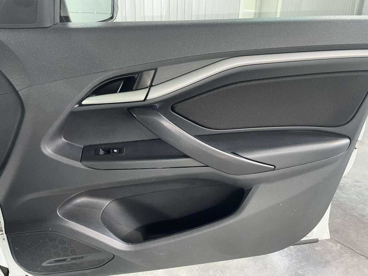 Lada (ВАЗ) Vesta с пробегом — 2019 год. Фото: #21