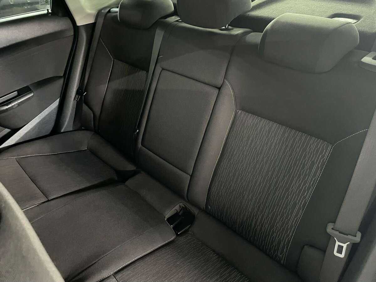 Opel Astra с пробегом — 2013 год. Фото: #13