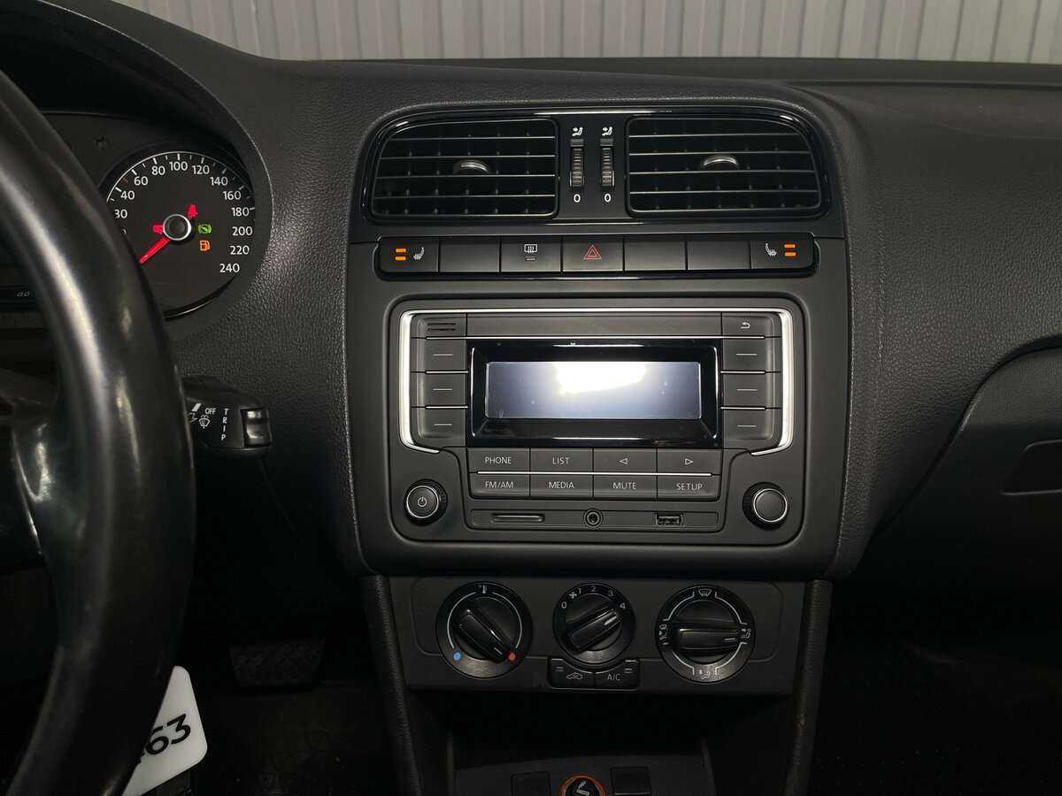 Volkswagen Polo с пробегом — 2016 год. Фото: #15