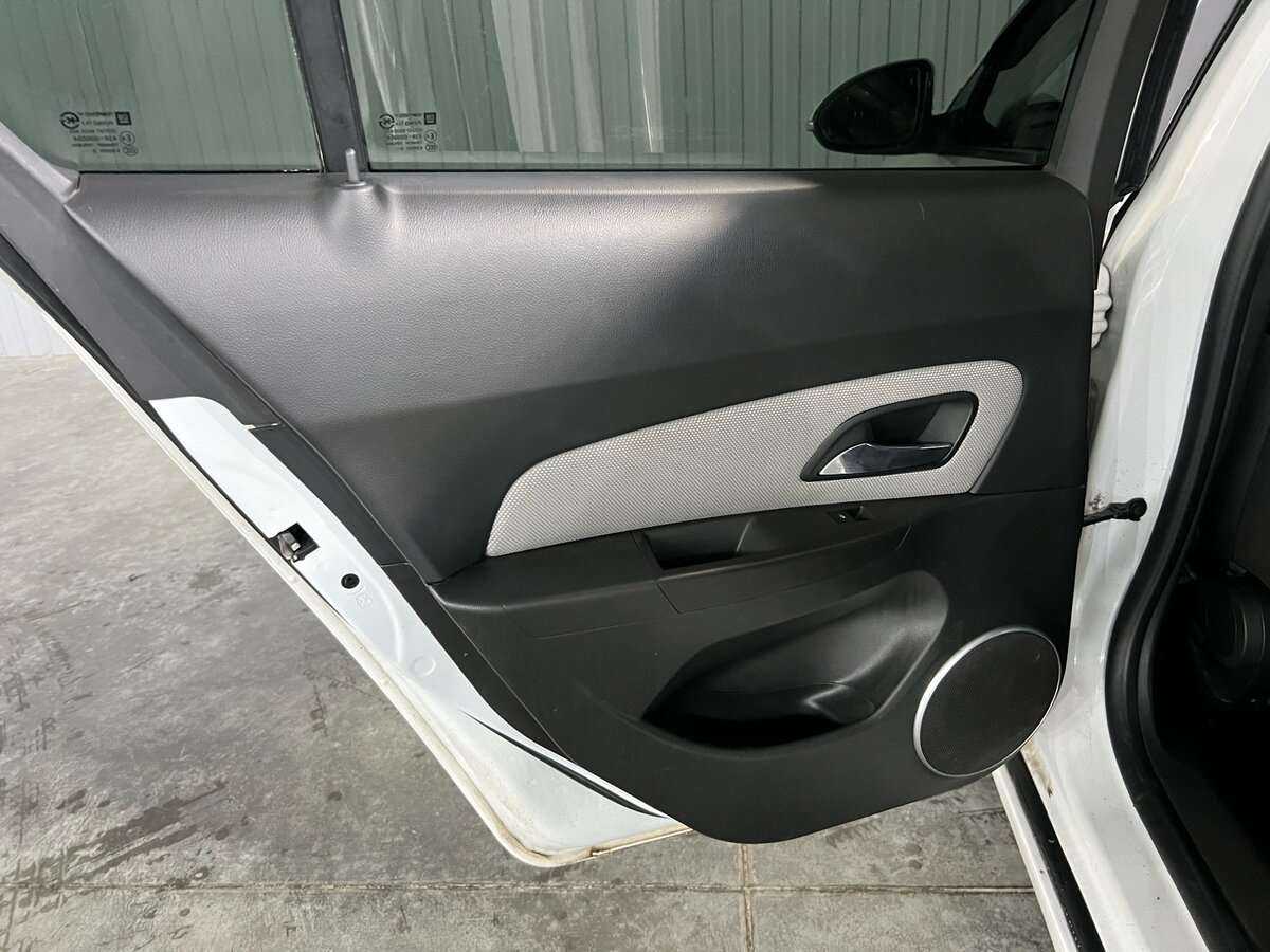 Chevrolet Cruze с пробегом — 2013 год. Фото: #15