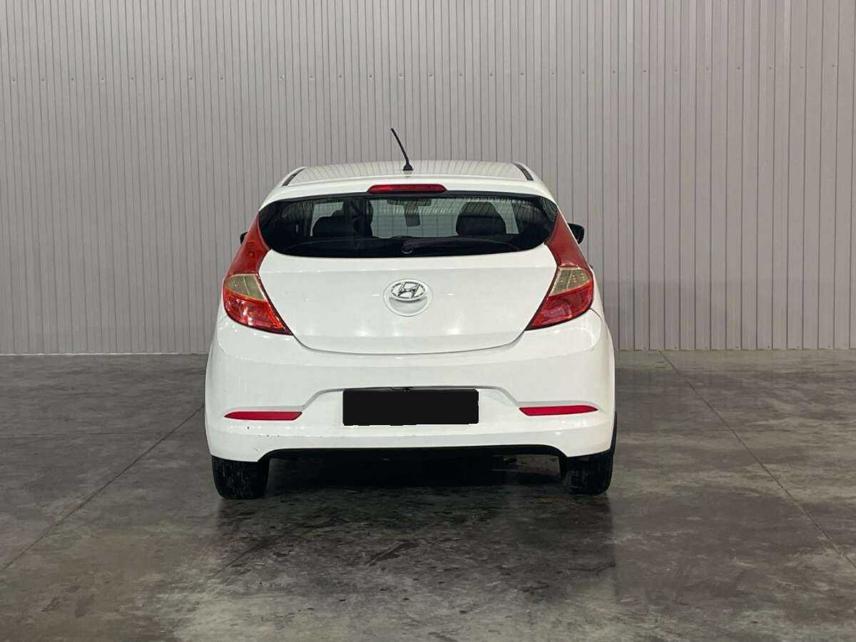 Hyundai Solaris с пробегом — 2014 год. Фото: #5