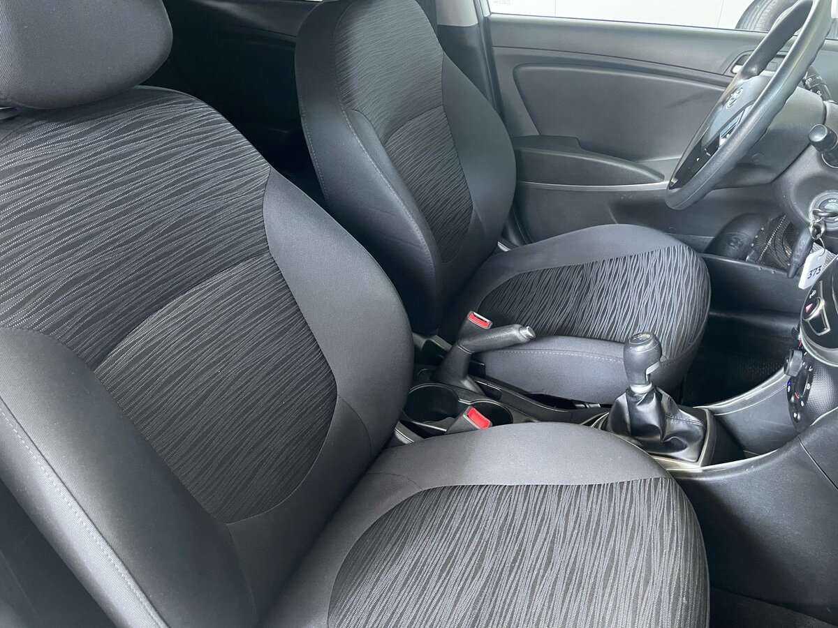 Hyundai Solaris с пробегом — 2014 год. Фото: #16