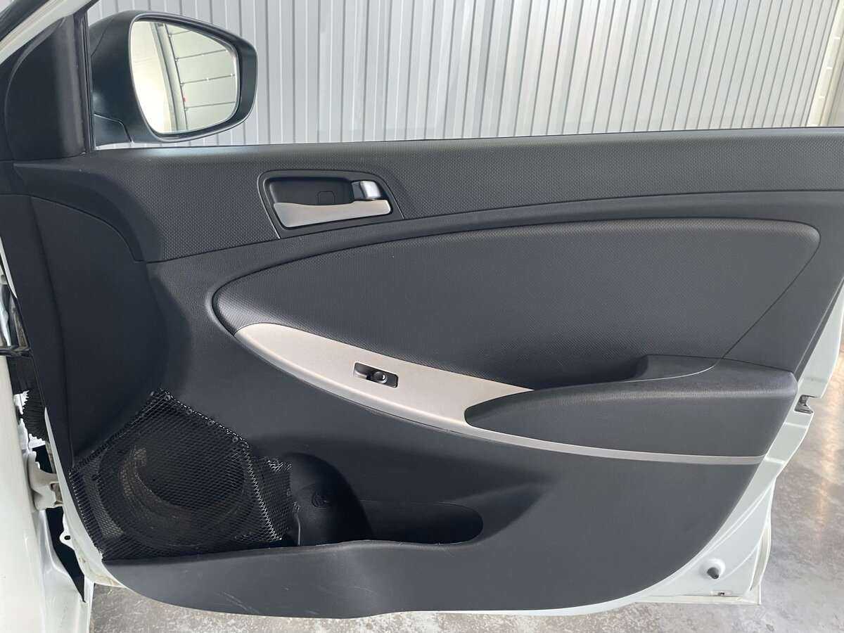 Hyundai Solaris с пробегом — 2014 год. Фото: #20