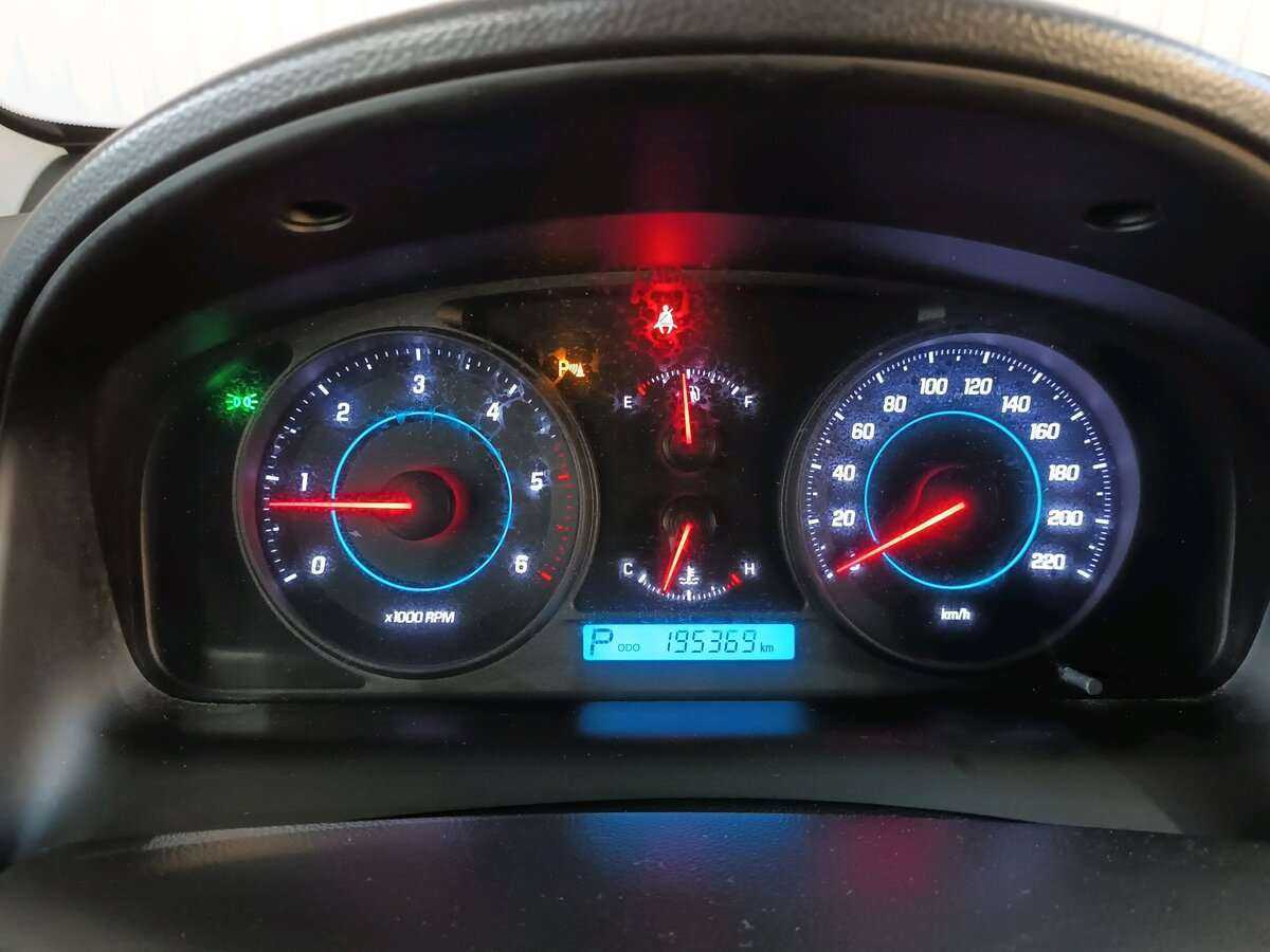 Chevrolet Captiva с пробегом — 2012 год. Фото: #10