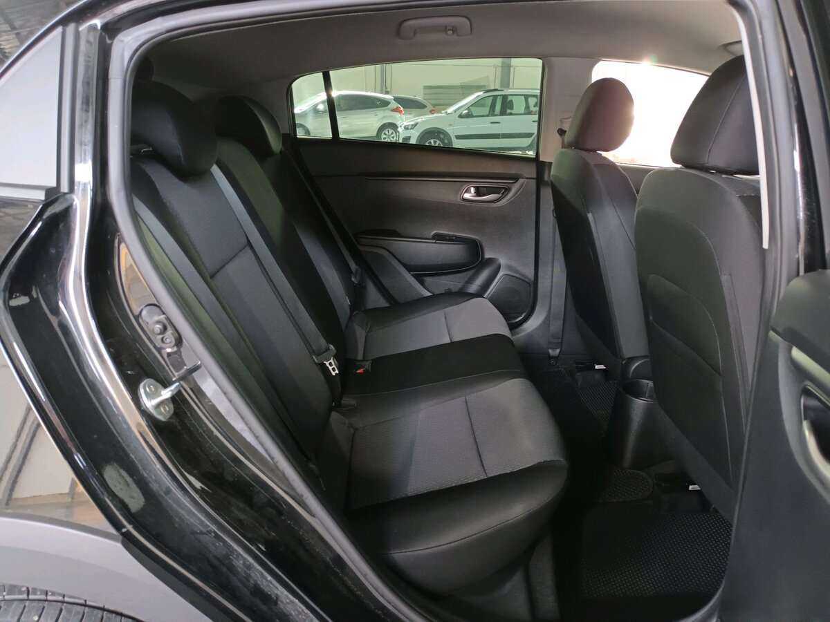 Kia Rio с пробегом — 2021 год. Фото: #13